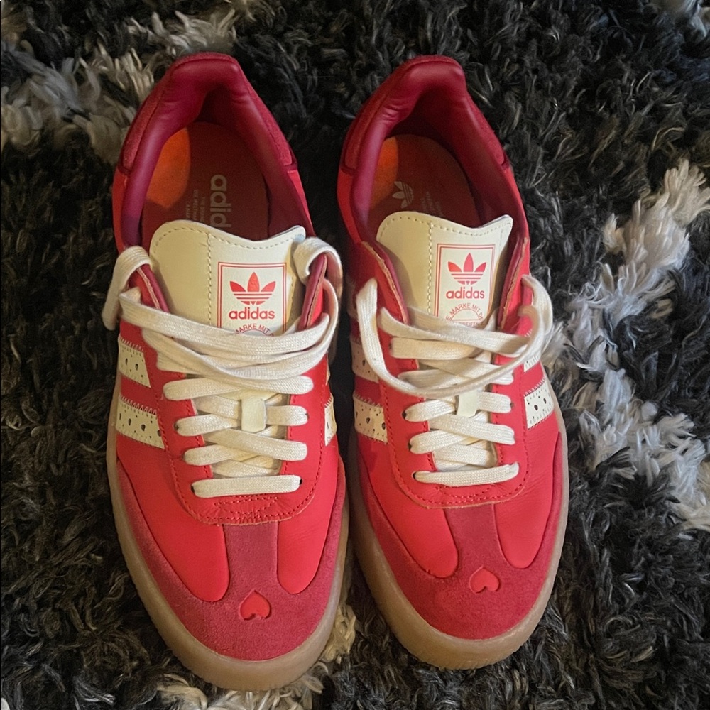 Adidas Red and Cream Sneakers Samba  Adidas with hearts ❤️ in the stripes/front